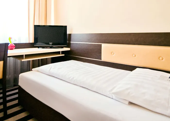 Tante Alma Bristol Hotel 4*