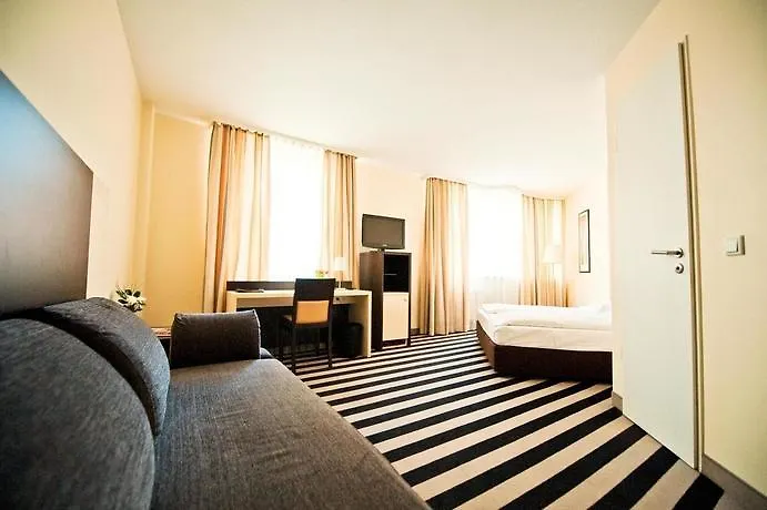 Tante Alma Bristol Otel Frankfurt am Main